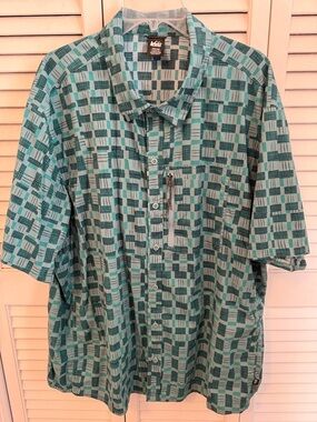 REI Men’s Teal and Aqua Plaid Short-Sleeve Button Shirt